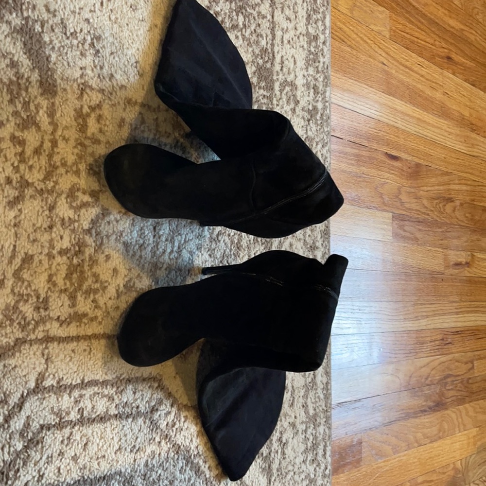Suede heel boots